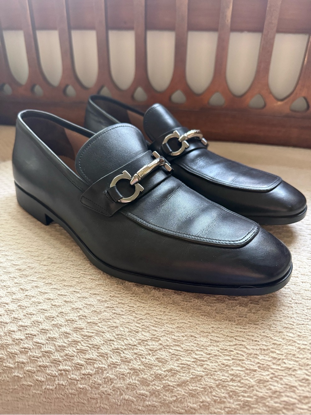 Salvatore Ferragamo Pristine Men’s Black Leather Gancini Bit Loafers 10E / EU43